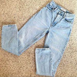 ABERCROMBIE AND FITCH 90s ULTRA HIGH RISE JEANS